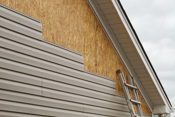 Loose Siding Replacement in Conroe