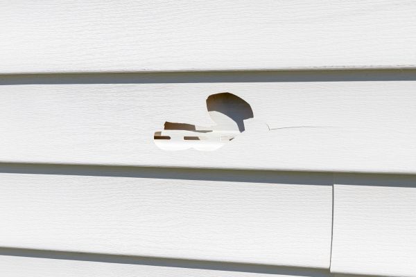 Cost of White Vinyl Siding Repair in Conroe